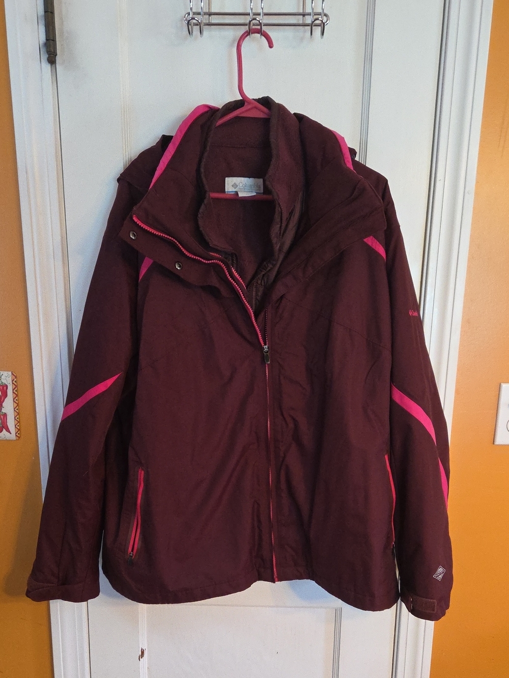 Columbia Womenโs Maroon Ski Jacket with Pink Trim